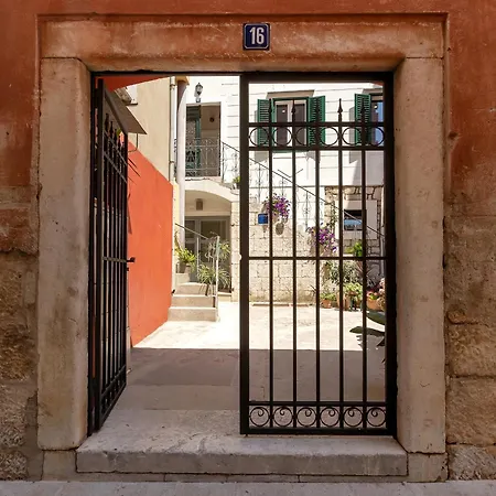 شقة Center Dvor Kalalarga