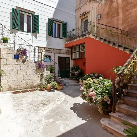 Center Dvor Kalalarga *