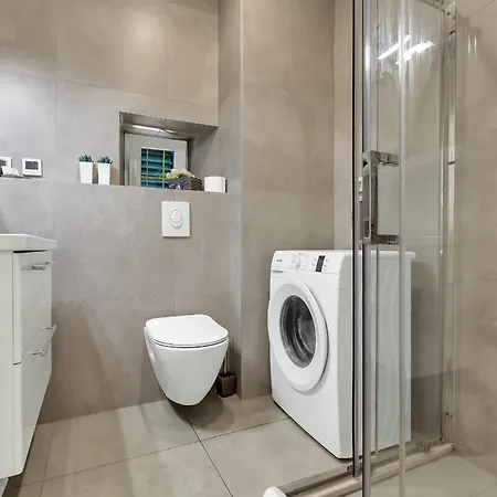 Center Dvor Kalalarga Makarska