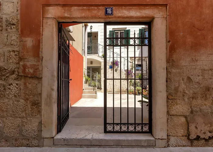 Lägenhet Center Dvor Kalalarga