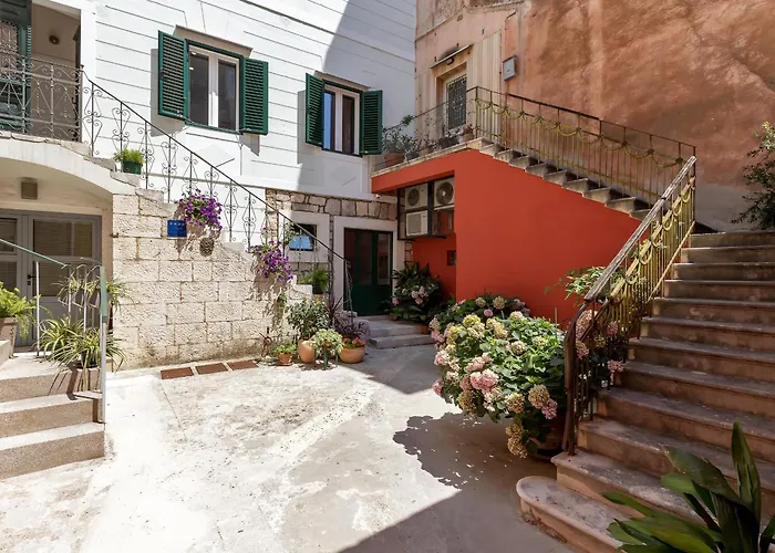 Center Dvor Kalalarga *