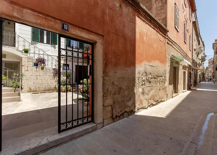 Center Dvor Kalalarga