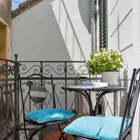 Center Dvor Kalalarga Makarska