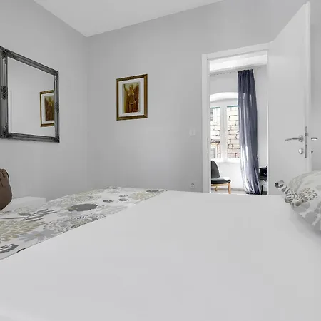 Center Dvor Kalalarga Apartman